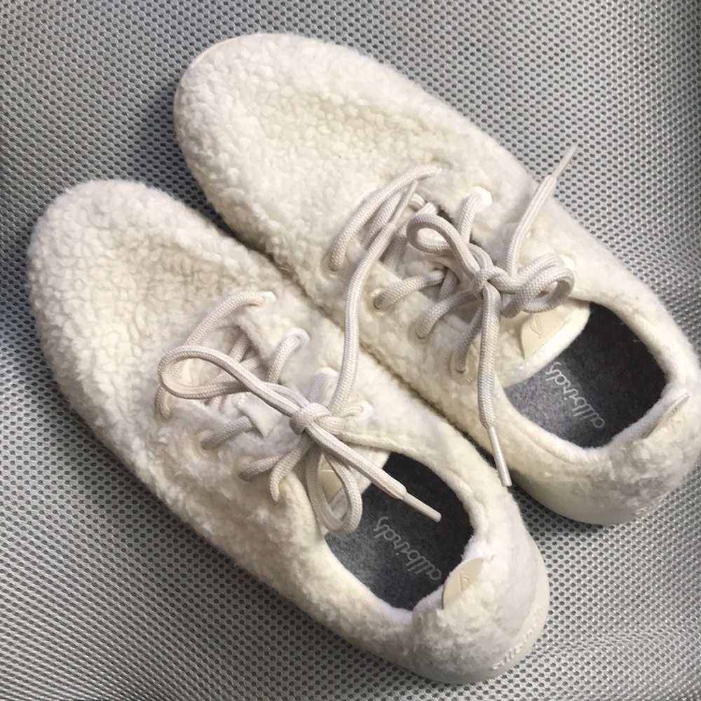 Allbirds women’s wool runner go-fluff